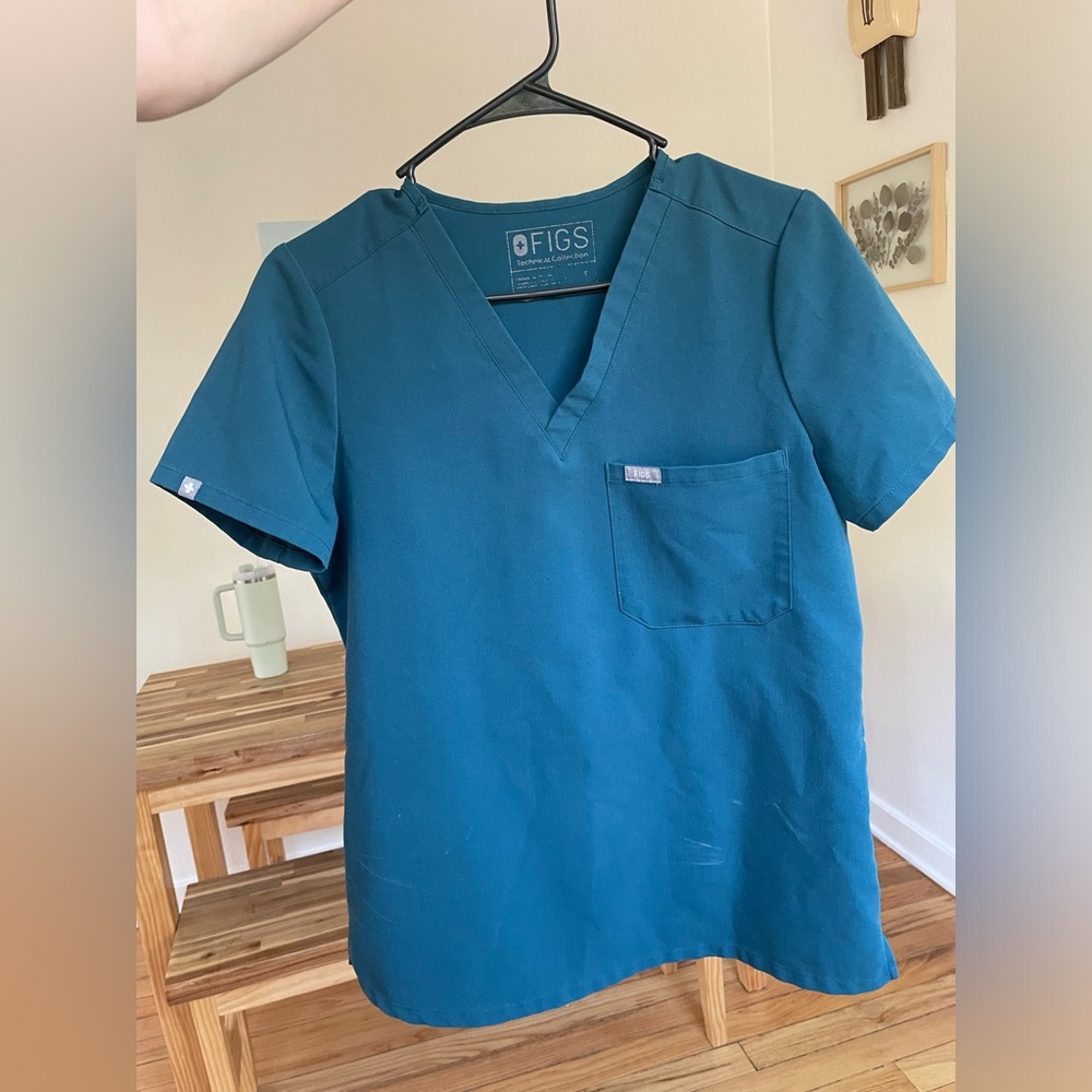 Figs Caribbean Blue Catrina scrub top size Small